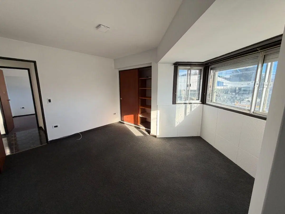 Venta Departamento de 3 dormitorios y 2 baños. Céntrico. Bariloche 5