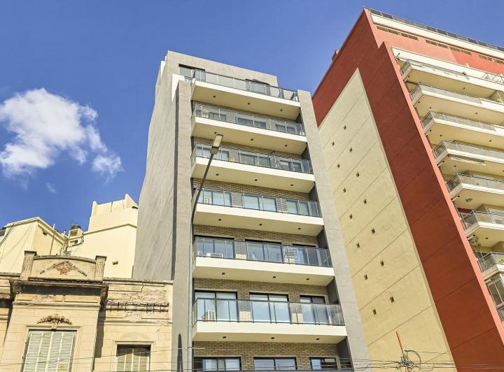 3 AMBIENTES DE 110 m2 - PISO ALTO - TERRAZA Y PARRILLA PROPIA - PATERNAL - A ESTRENAR 1