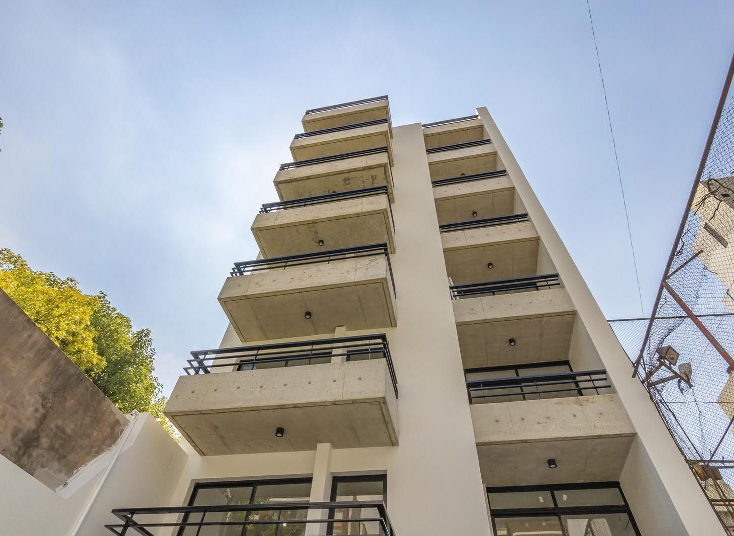 VENTA 2 AMBIENTES A ESTRENAR - FLORES - SUM, PILETA y LAUNDRY - ENTREGA INMEDIATA