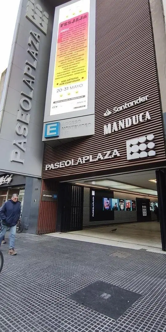 VENTA COCHERAS EN PASEO LA PLAZA 4