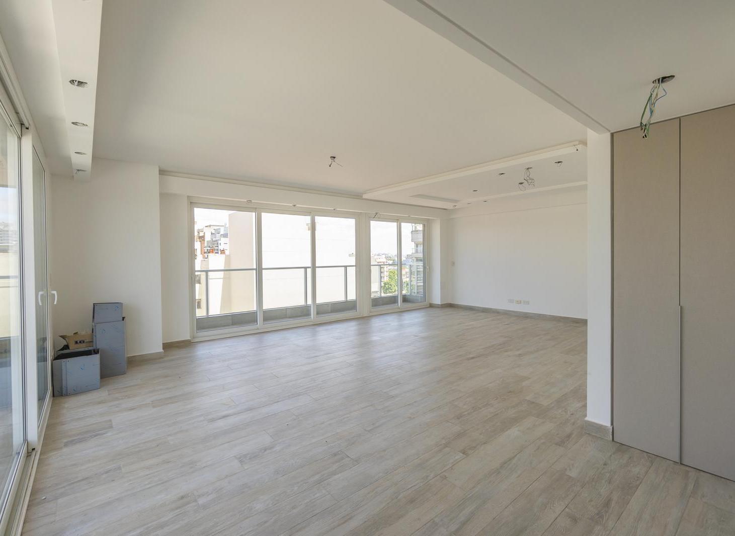 Foto de VENTA DEPARTAMENTO 4 AMBIENTES CON DEPENDENCIA - COCHERA CUBIERTA, imagen 2