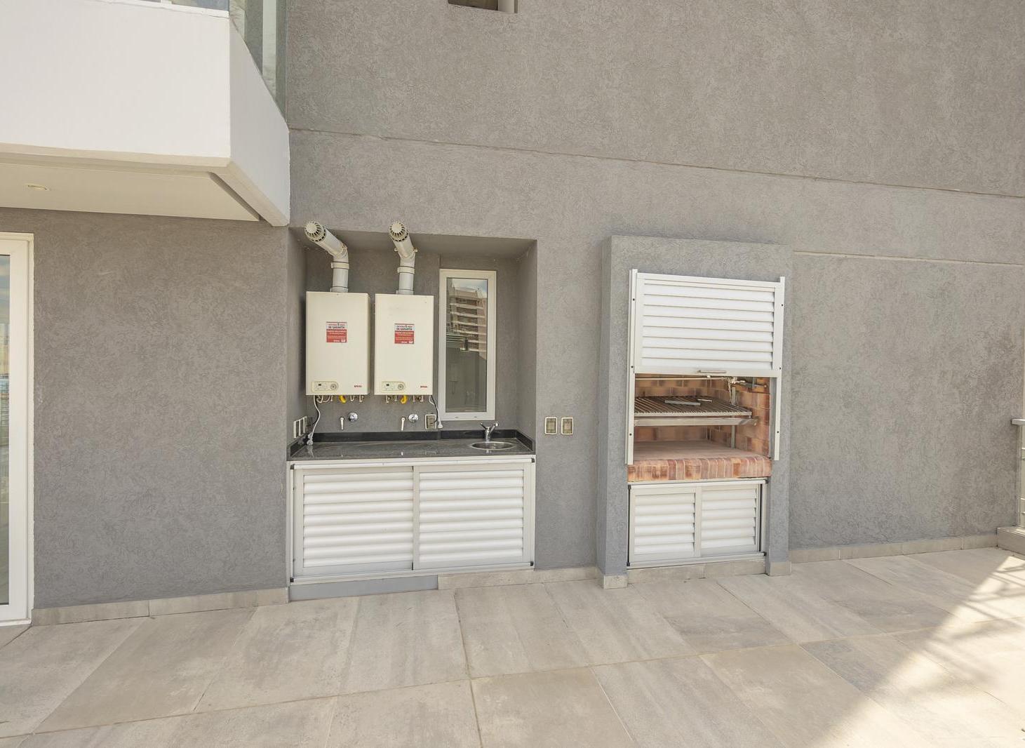 Foto de VENTA DEPARTAMENTO 4 AMBIENTES CON DEPENDENCIA - COCHERA CUBIERTA, imagen 3