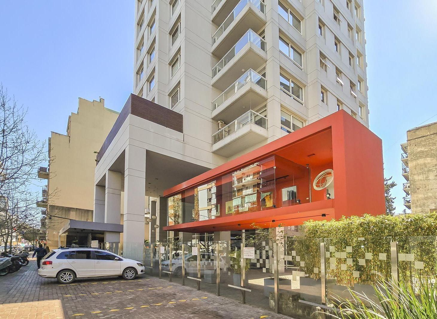 Foto de VENTA 3 AMBIENTE CON DEPENDENCIA - COCHERA BAULERA - PISO ALTO - TOWN, imagen 2