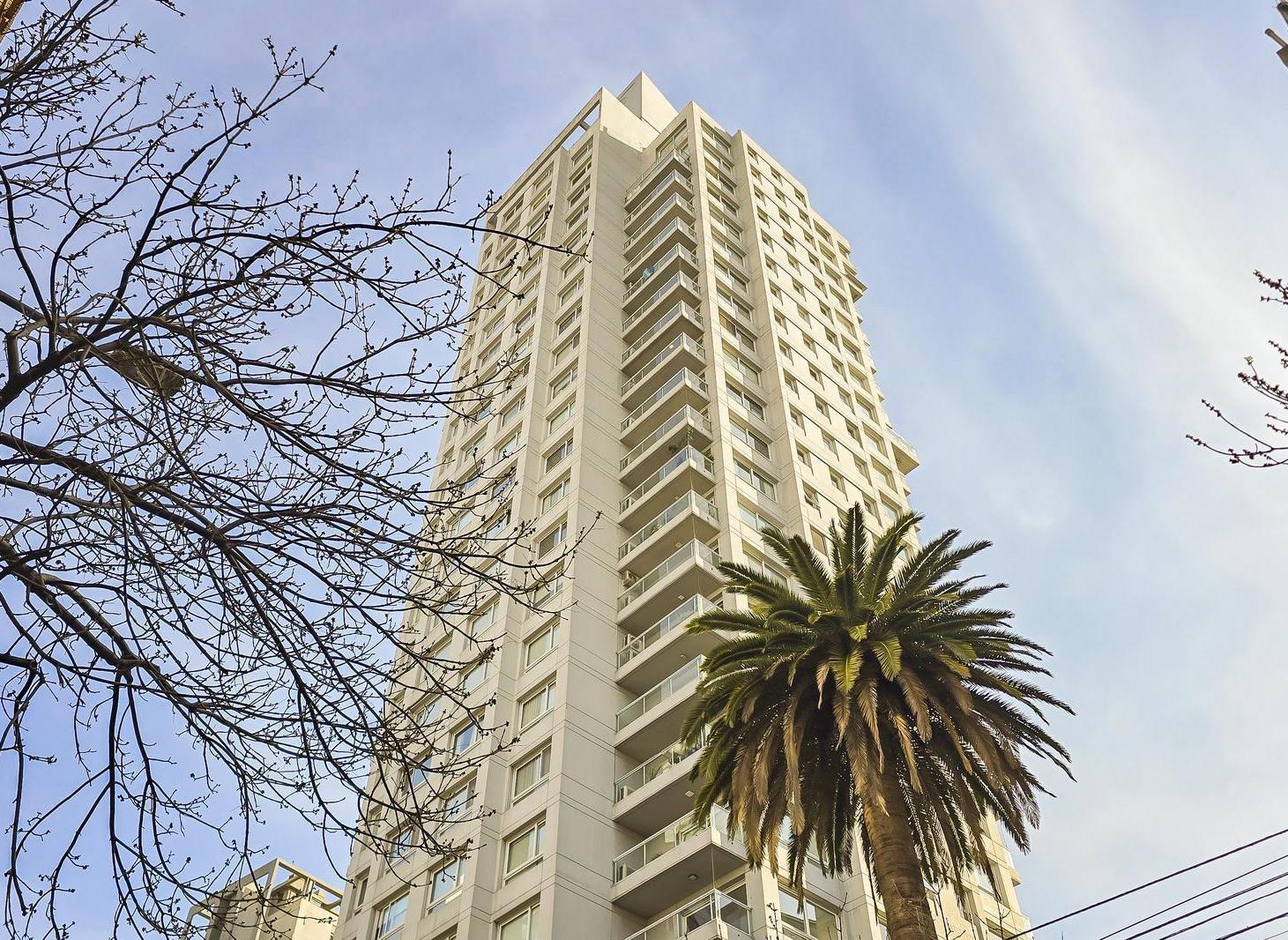Foto de VENTA 3 AMBIENTE CON DEPENDENCIA - COCHERA BAULERA - PISO ALTO - TOWN, imagen 4