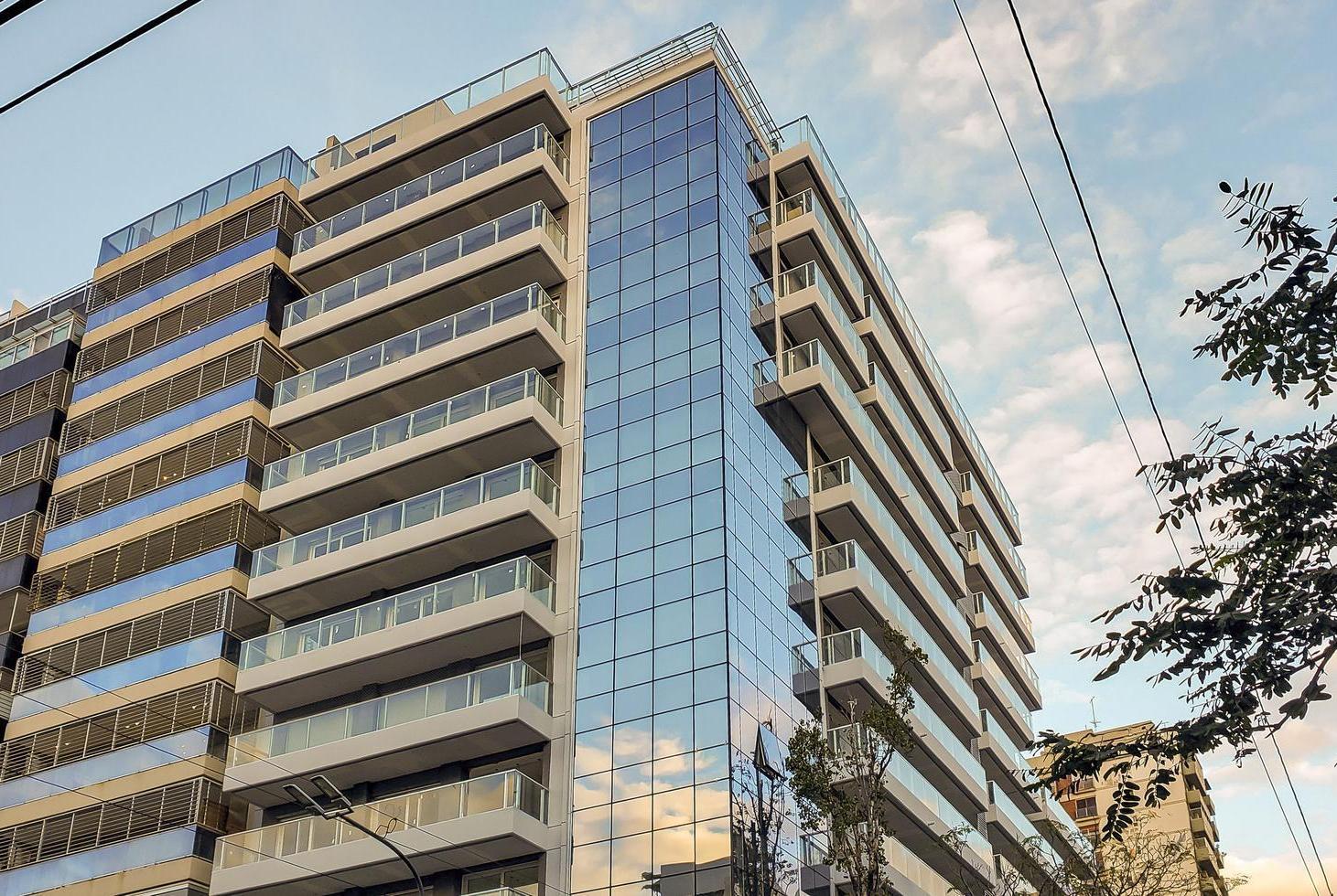 Foto de 4 AMBIENTES CON DEPENDENCIA y COCHERA - AMENITIES - FLORES, imagen 1