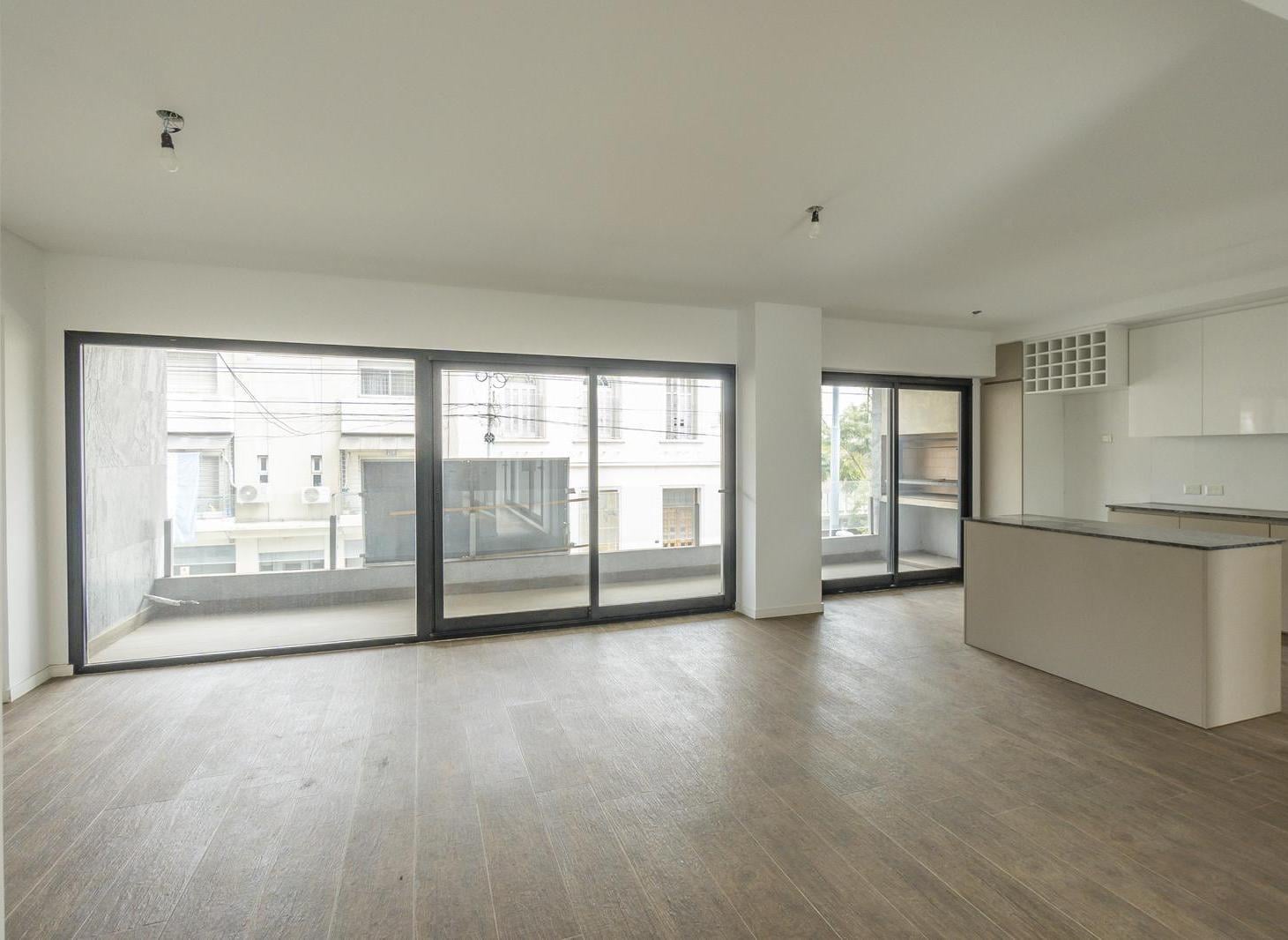 Foto de VENTA DEPARTAMENTO 5 AMBIENTES - PATIO CON PARRILLA - COCHERA - FLORES, imagen 3