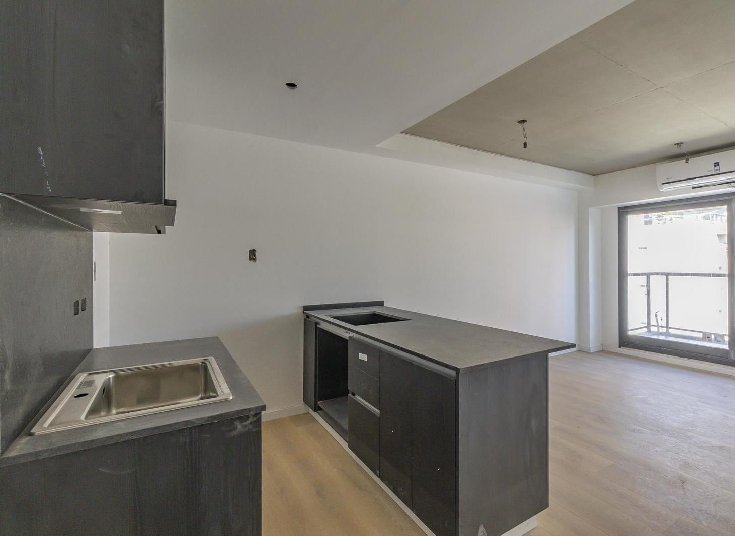 Foto de VENTA 2 AMBIENTES HABITACION EN SUITE Y TERRAZA - APTO PROFESIONAL, imagen 3