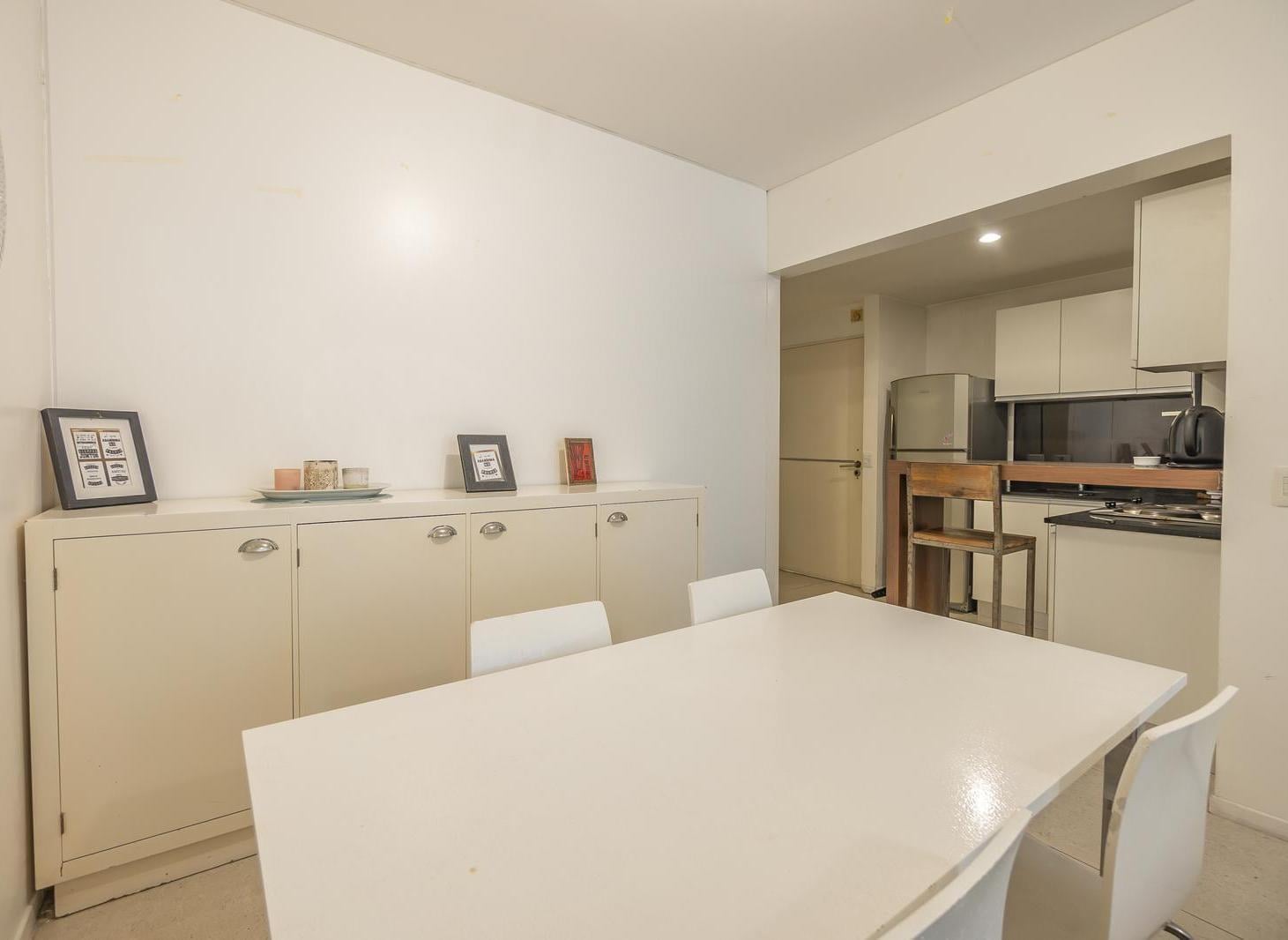 Foto de DEPARTAMENTO EN VENTA DE 2 AMBIENTES CON COCHERA - PALERMO CHICO, imagen 2