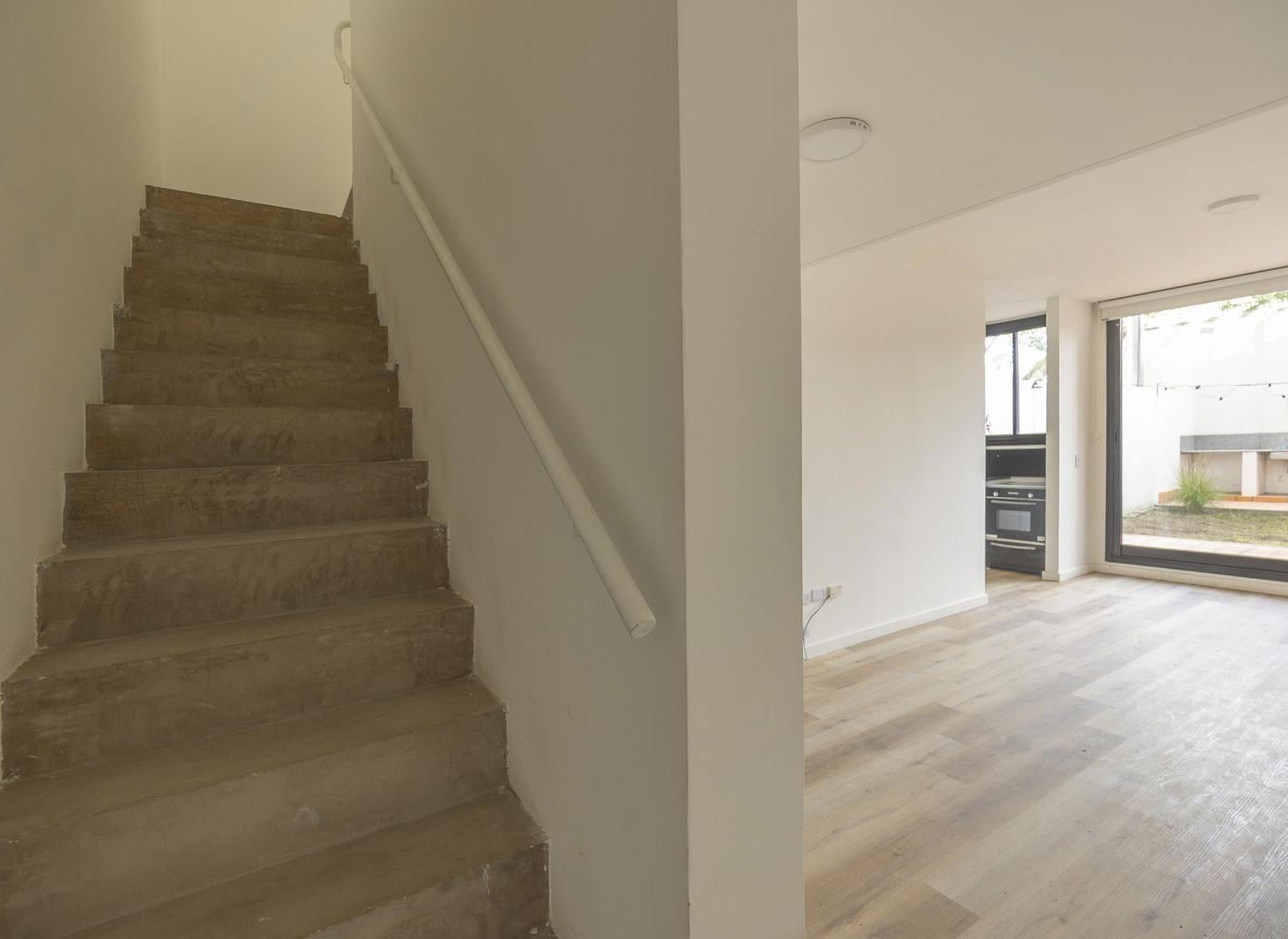 Foto de VENTA DUPLEX 3 AMBIENTES - JARDIN CON PARRILLA - A ESTRENAR - CHACARITA, imagen 4