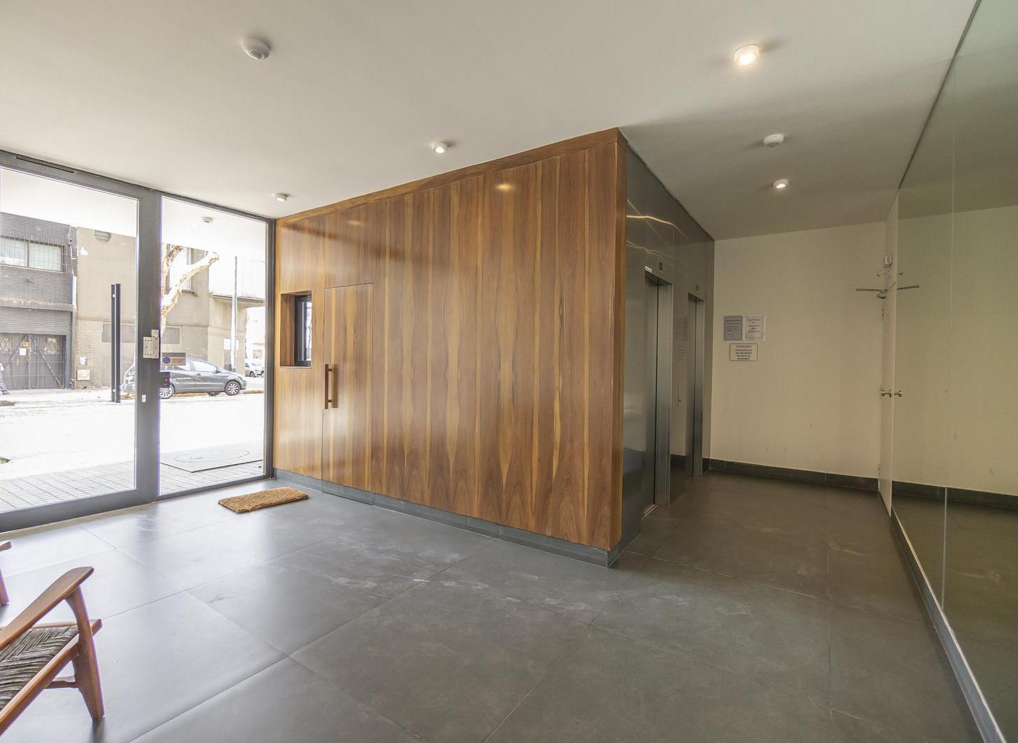 Foto de VENTA DUPLEX 3 AMBIENTES - JARDIN CON PARRILLA - A ESTRENAR - CHACARITA, imagen 3
