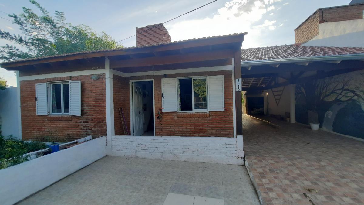 Casa + Departamento en Barrio Céntrico Residencial! 2