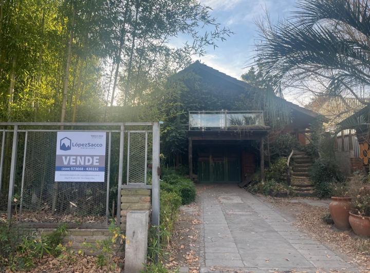 ¡Excelente Casa + Local comercial zona anfiteatro! Gas Natural 2
