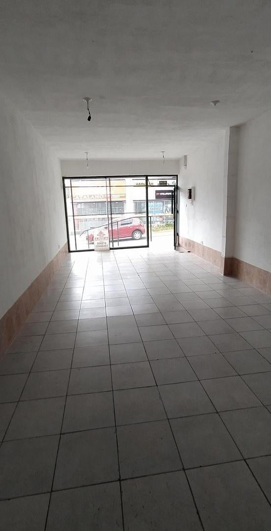 Foto de Local Comercial sobre Avenida a metros de Ruta Nacional 38, imagen 2