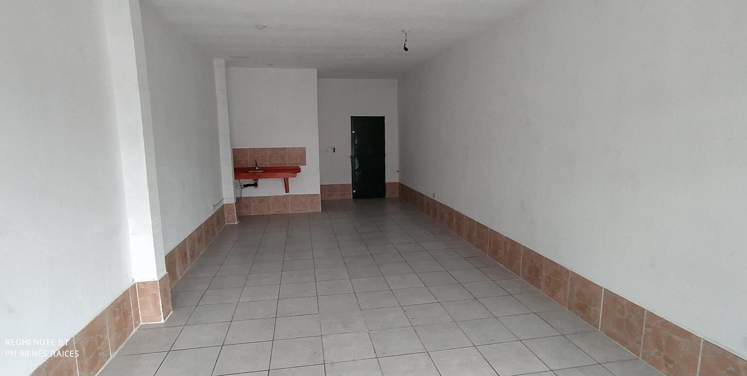 Foto de Local Comercial sobre Avenida a metros de Ruta Nacional 38, imagen 4