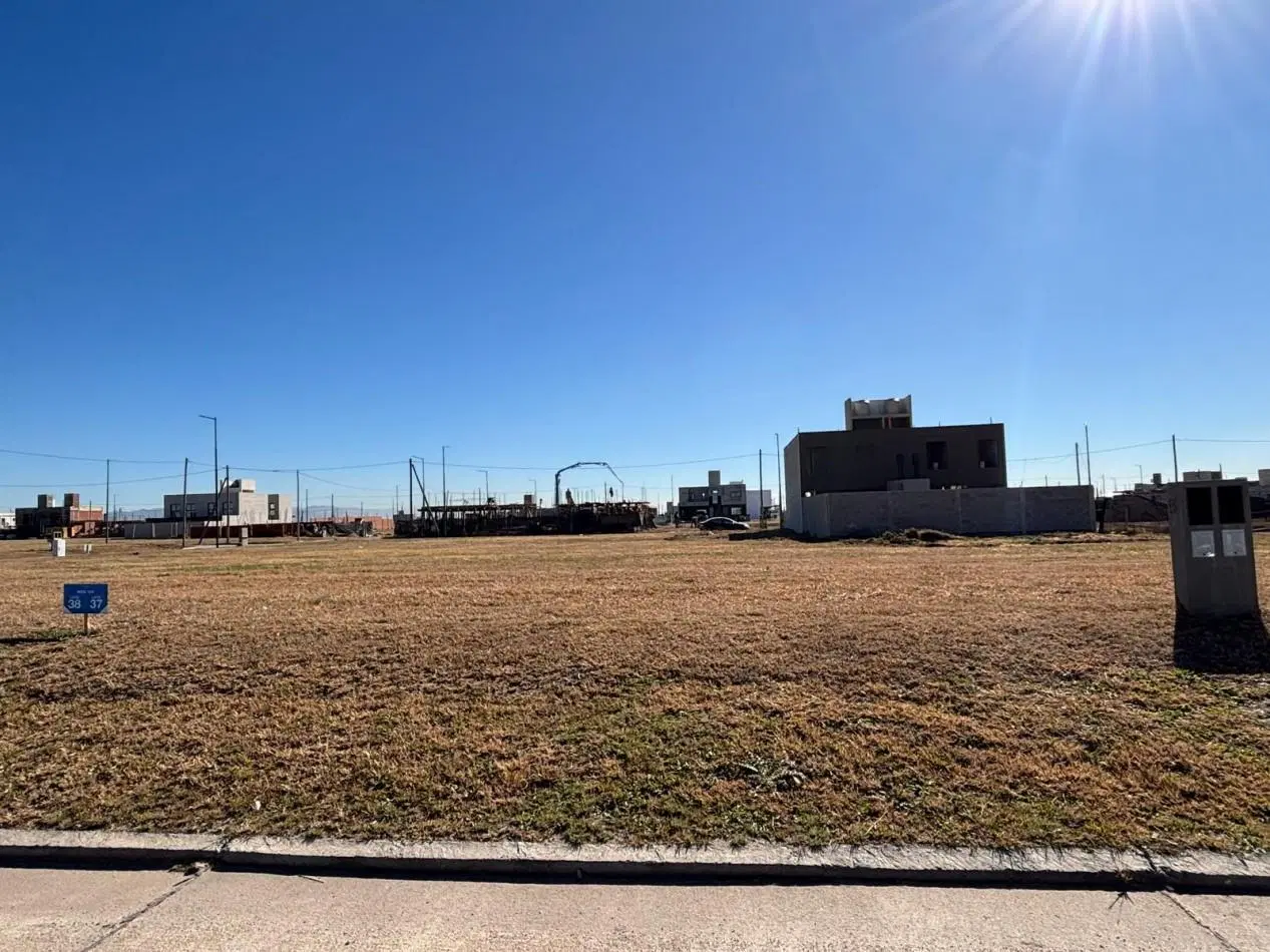 LOTE APTO DUPLEX EN CAMPOS DE MANANTIALES 4