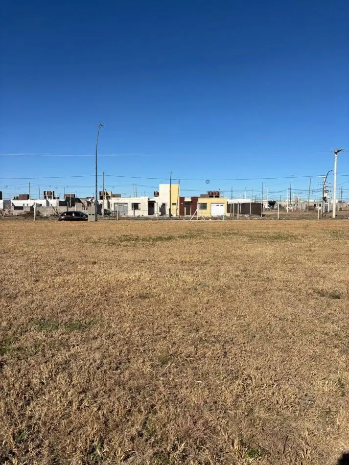 LOTE APTO DUPLEX EN CAMPOS DE MANANTIALES 2