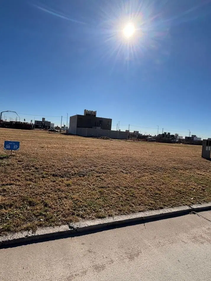 LOTE APTO DUPLEX EN CAMPOS DE MANANTIALES 1