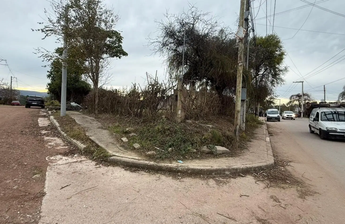 ALQUILO TERRENO! ZONA TRANSITADA UNQUILLO 2