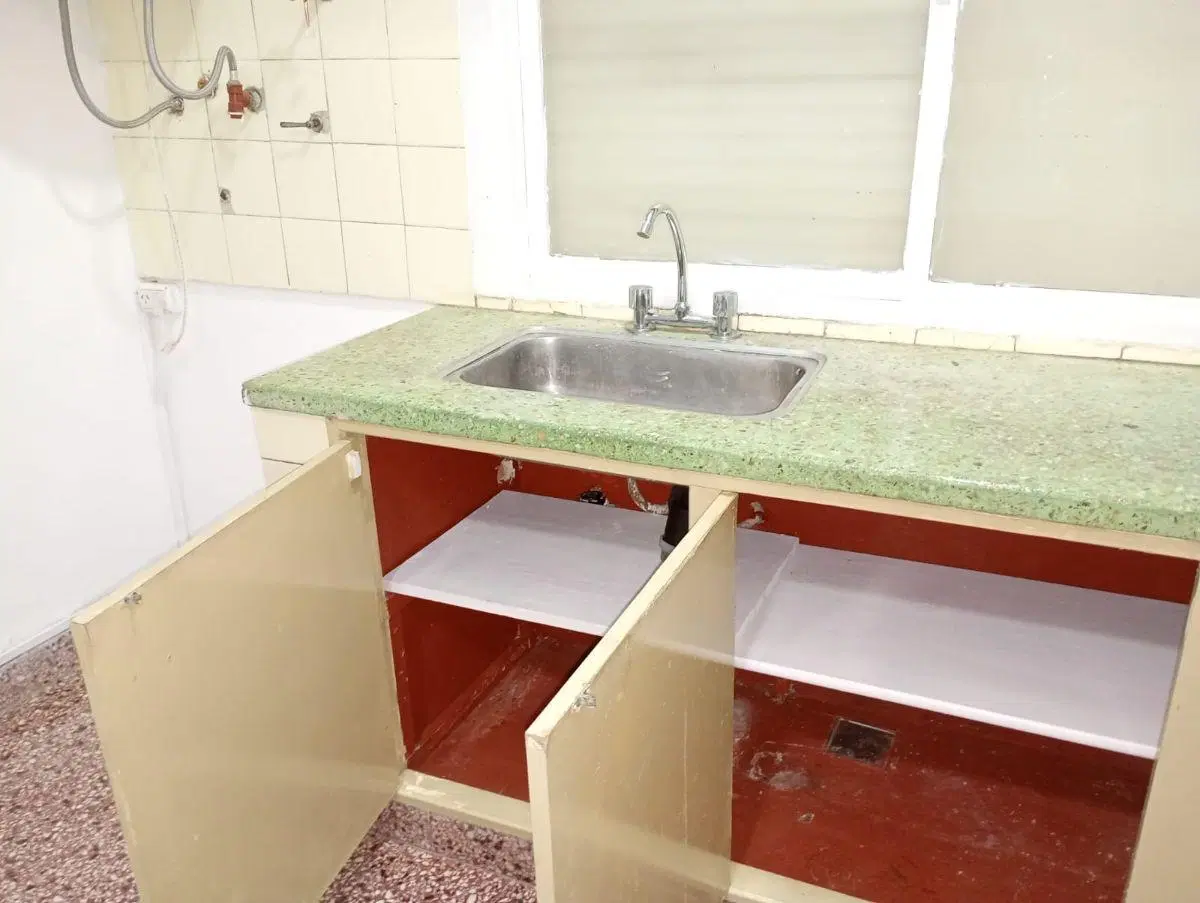 ALQUILER Casa al frente independiente sin expensas. Juncal 404 casi Colòn. Temperley Residec. 1dor 5