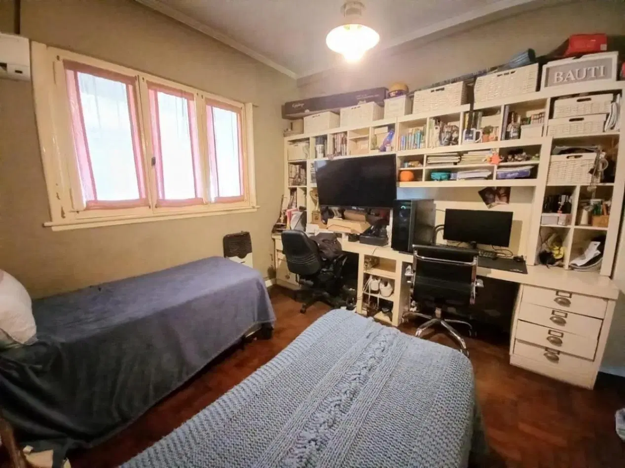 Casa de 4 Ambientes en Venta en Olivos 5