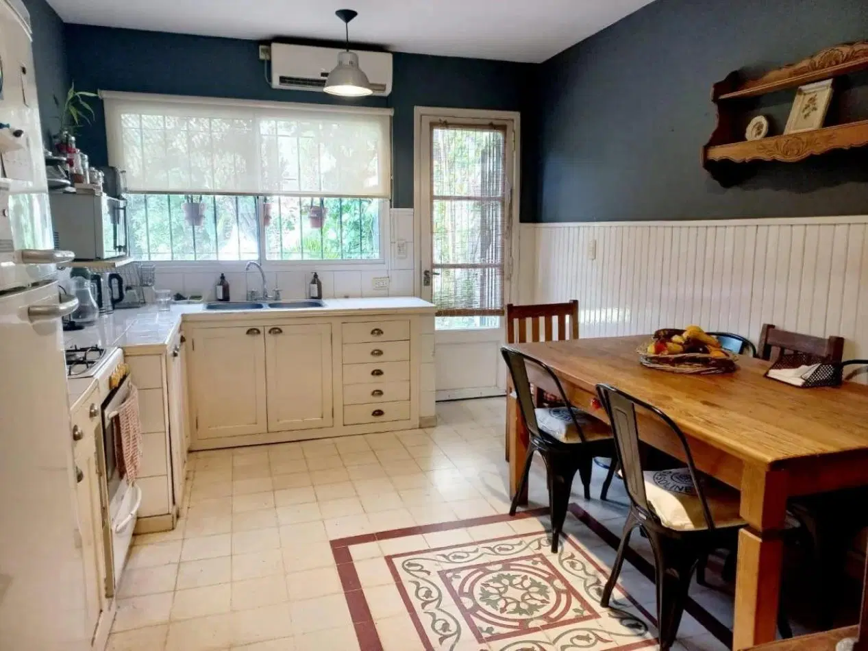 Casa de 4 Ambientes en Venta en Olivos 1