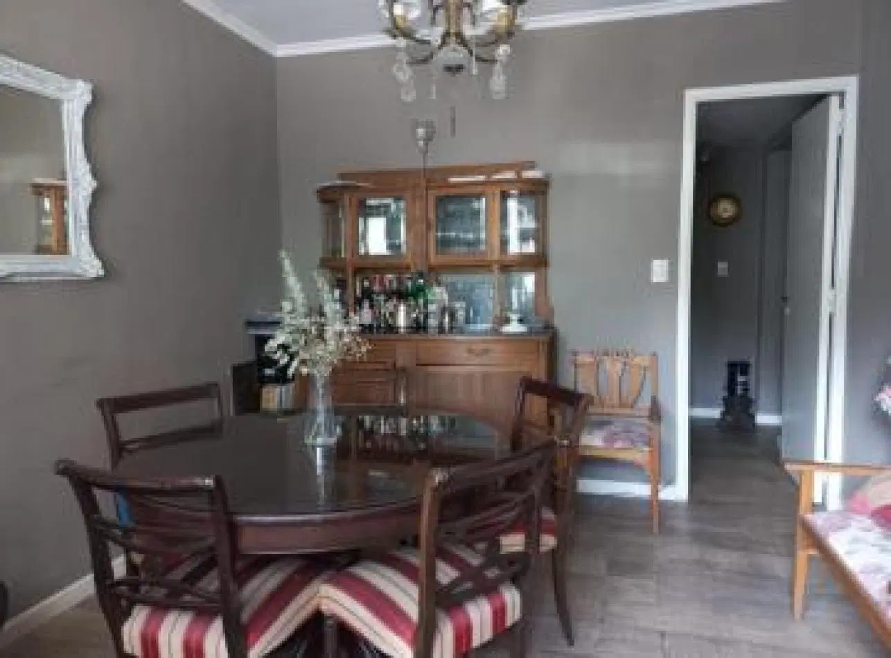 Casa de 4 Ambientes en Venta en Olivos 4