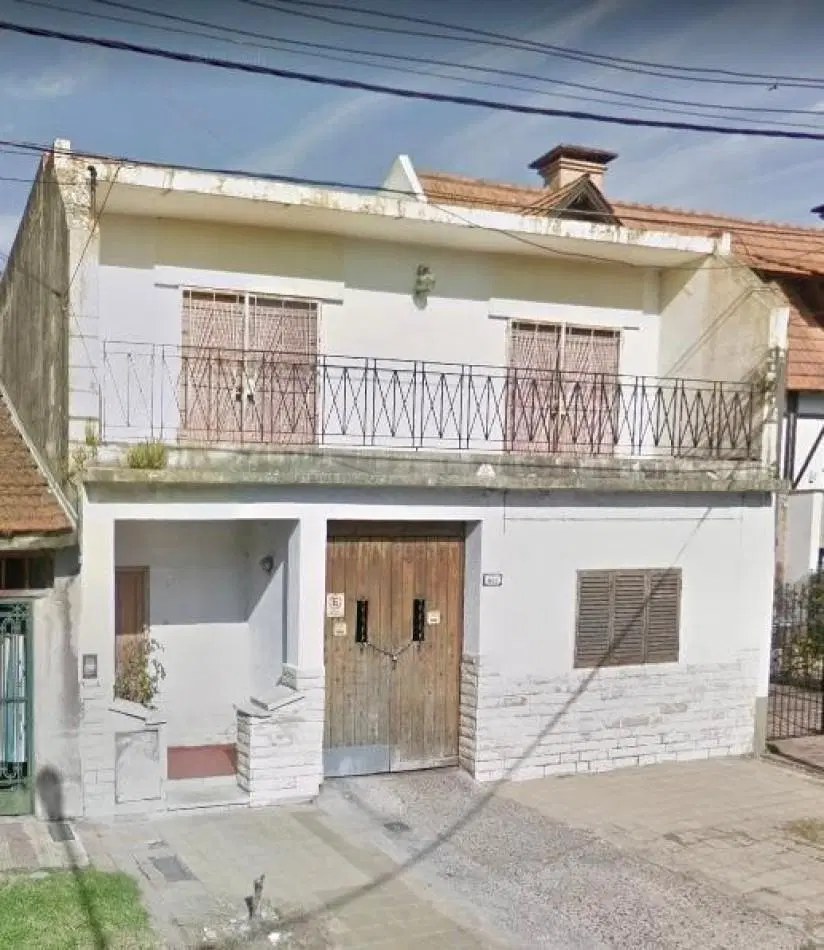 Casa de 4 Ambientes a Refaccionar en Martinez 4