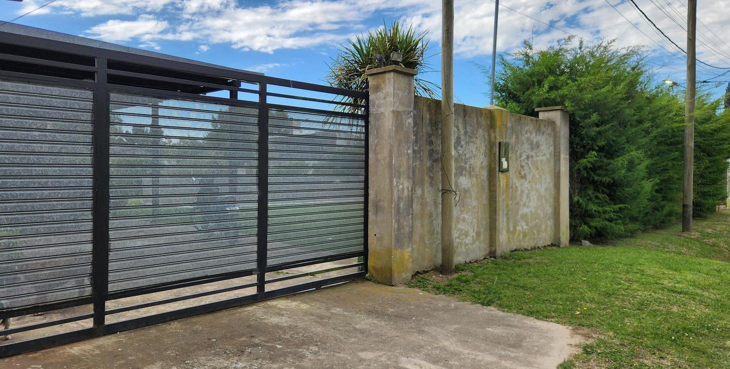 Casa con Pileta en Sicardi – Lote 850 m² en Esquina | Barrio Consolidado