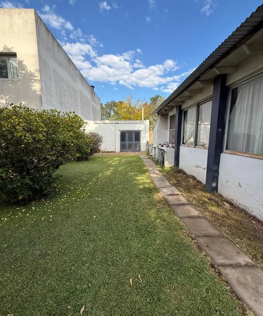 CASA A LA VENTA GONNET ENTRE CAMINOS 4