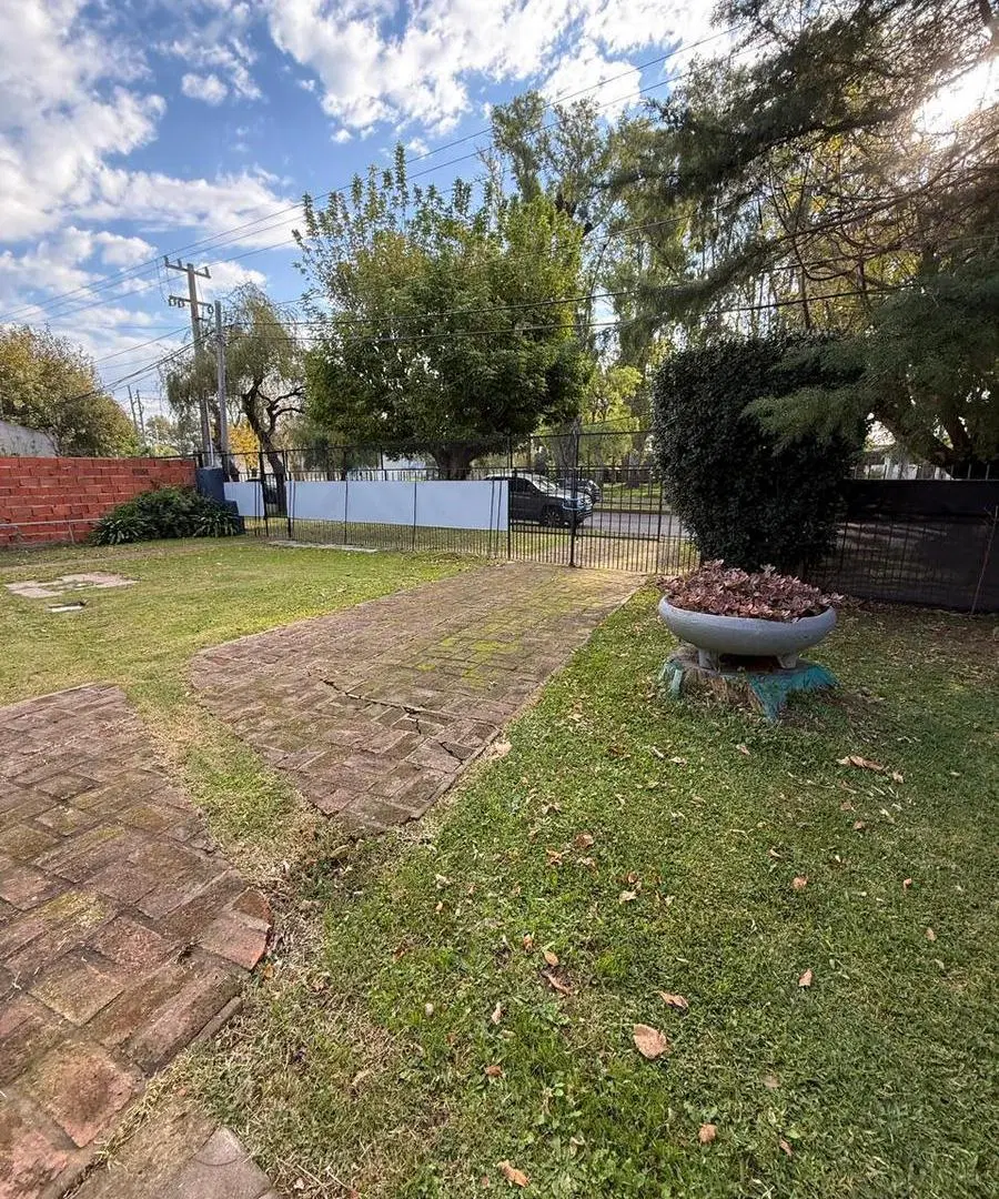 CASA A LA VENTA GONNET ENTRE CAMINOS 3