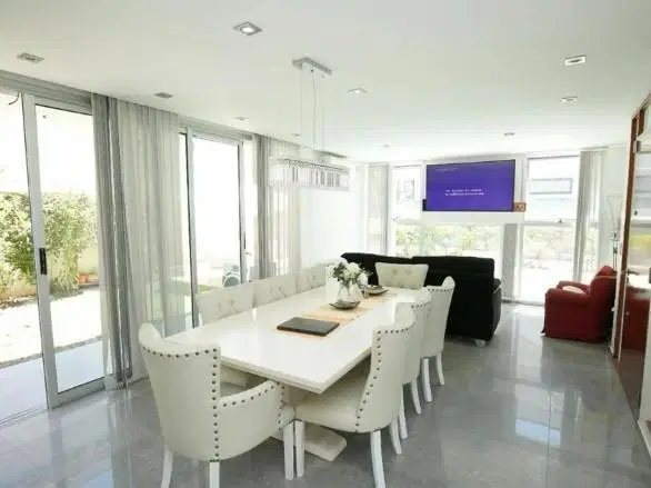 Casa en venta en barrio cerrado 8