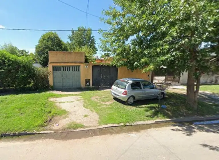 Terreno con Casa a Reciclar o Demoler. 1
