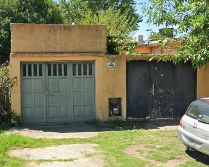 Terreno con Casa a Reciclar o Demoler. 3