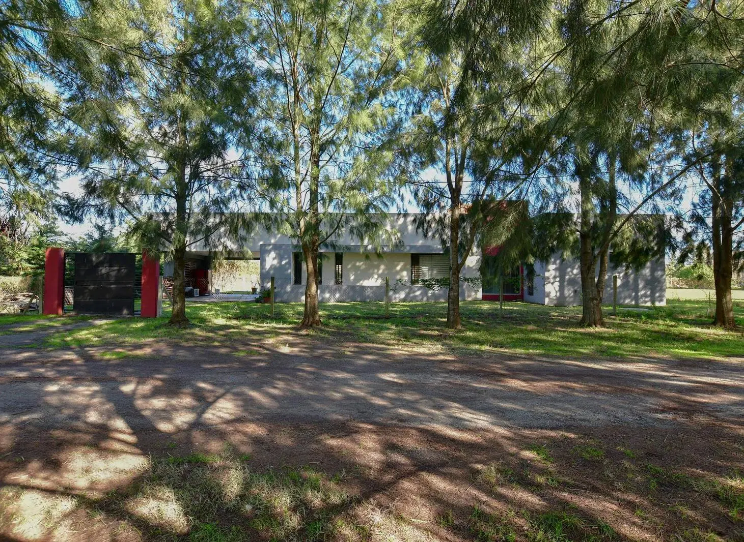Casa de 3 dormitorios en venta en Arana 3