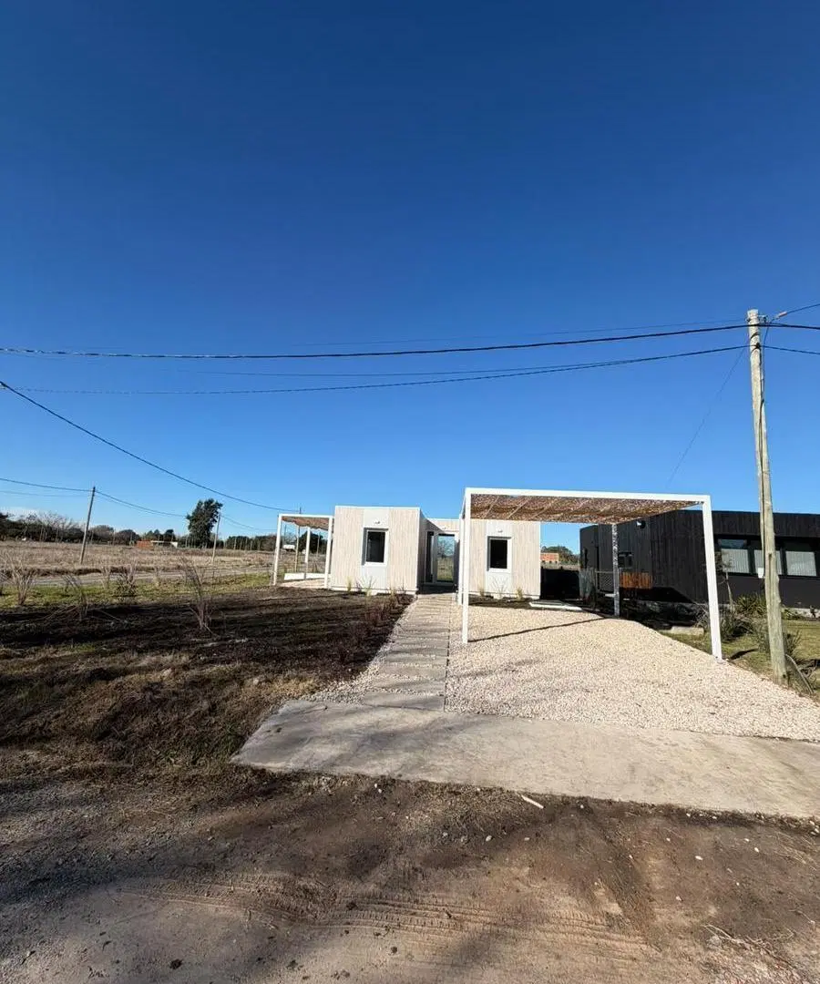 Casa a estrenar en barrio cerrado 8