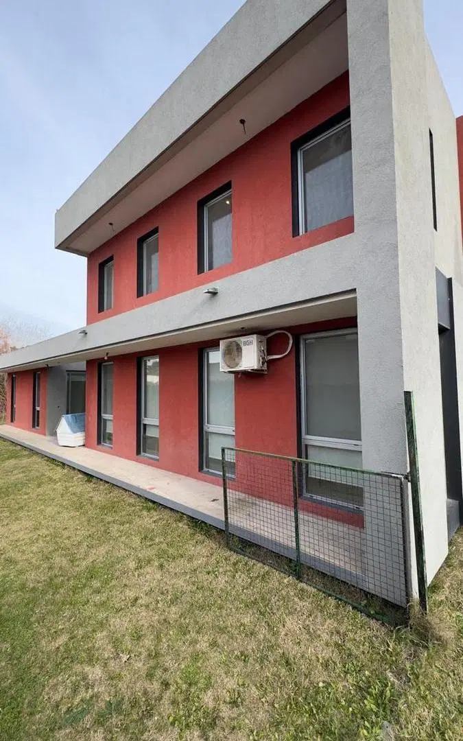 Venta Casa en Villa Parque Sicardi 2