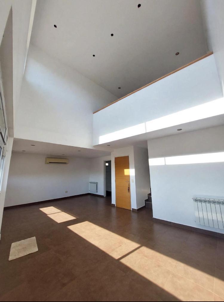 Foto de Duplex en alquiler 2 dormitorios con cochera Zona Parque Castelli La, imagen 1