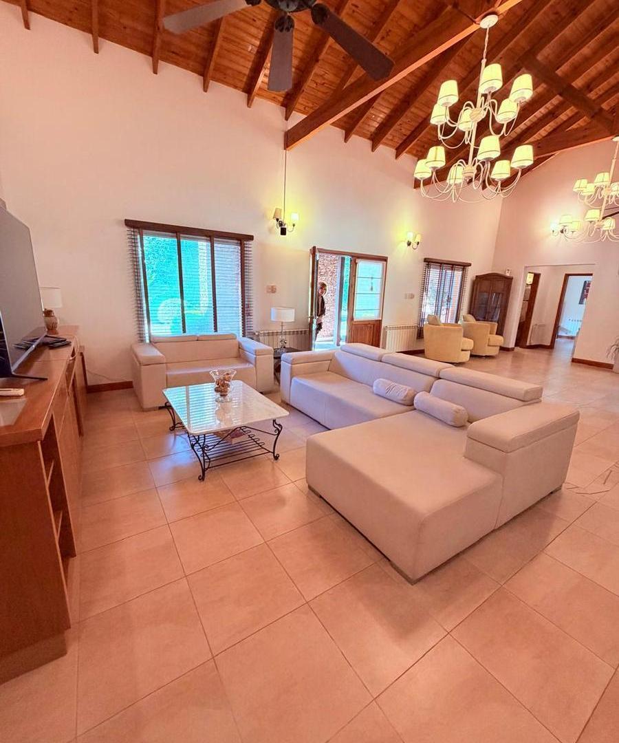 Foto de Casa amoblada en venta Campos de Roca I, imagen 2