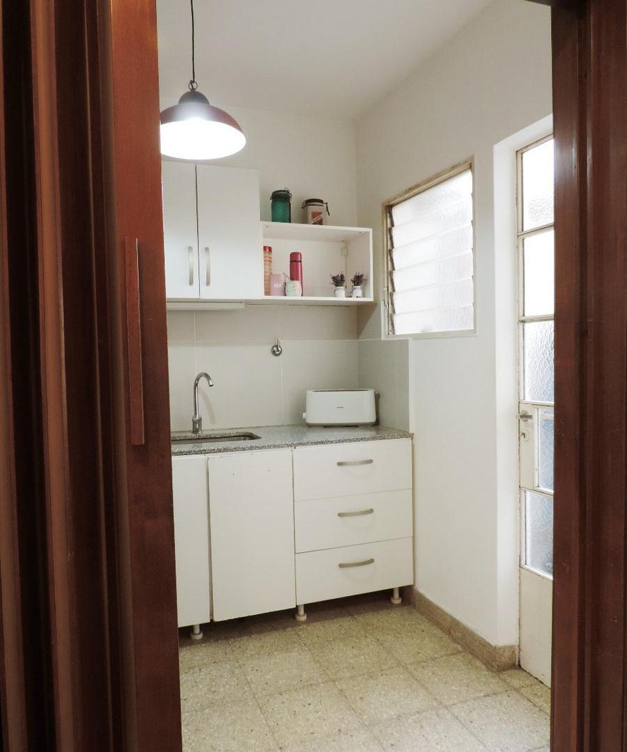 Foto de PH en venta en La Plata, imagen 2