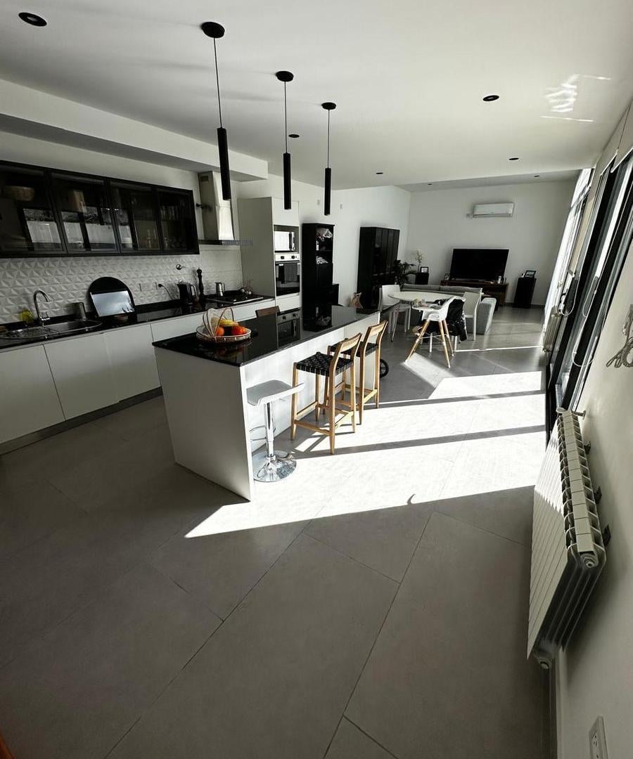 Foto de CASA 3 DORMITORIOS EN VENTA LA PLATA, imagen 3