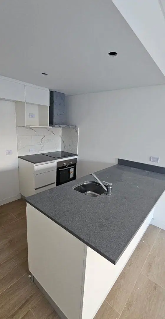 VENTA | Monoambiente divisible con amplio balcón vista abierta al contrafrente – San Cristóbal 3