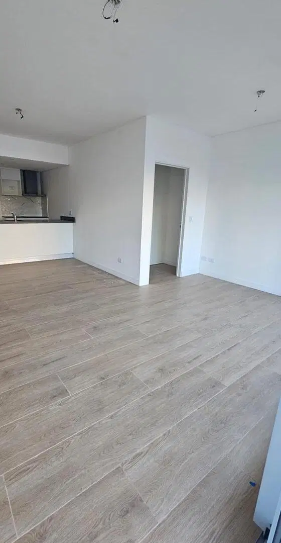 VENTA | Monoambiente divisible con amplio balcón vista abierta al contrafrente – San Cristóbal 3