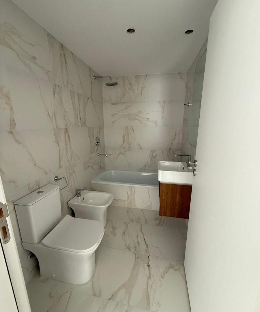 Foto de VENTA - RECOLETA, 4 AMBIENTES CON BALCÓN TERRAZA Y PARRILLA PROPIA., imagen 3