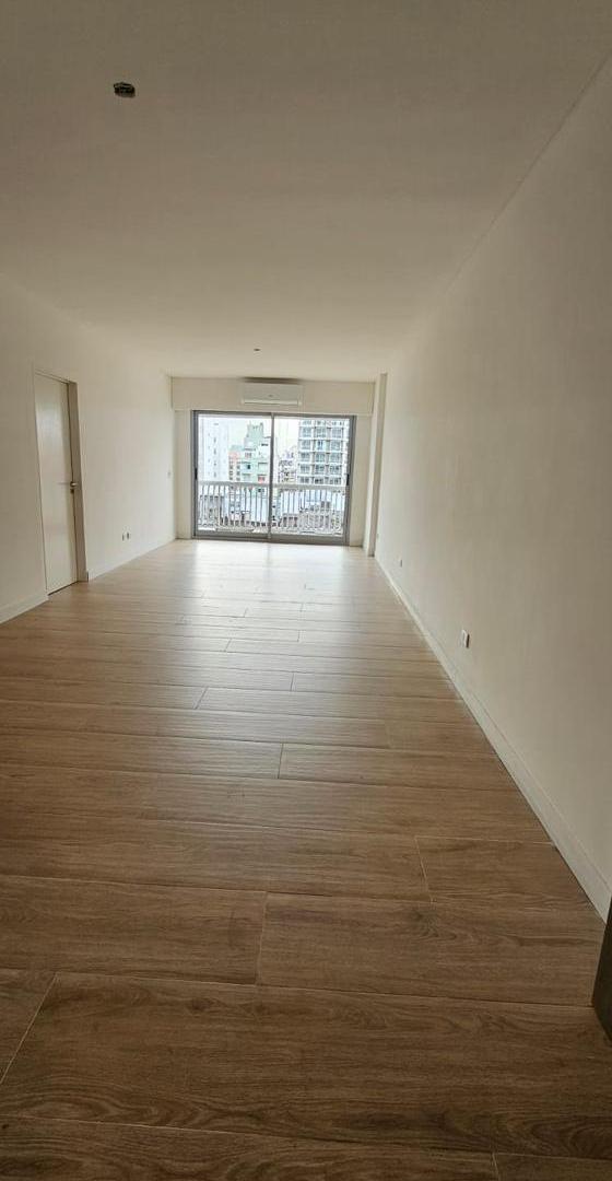 Foto de VENTA | 4 Ambientes con Amplio Balcón Pasante Y COCHERA - San Cristóbal, imagen 5