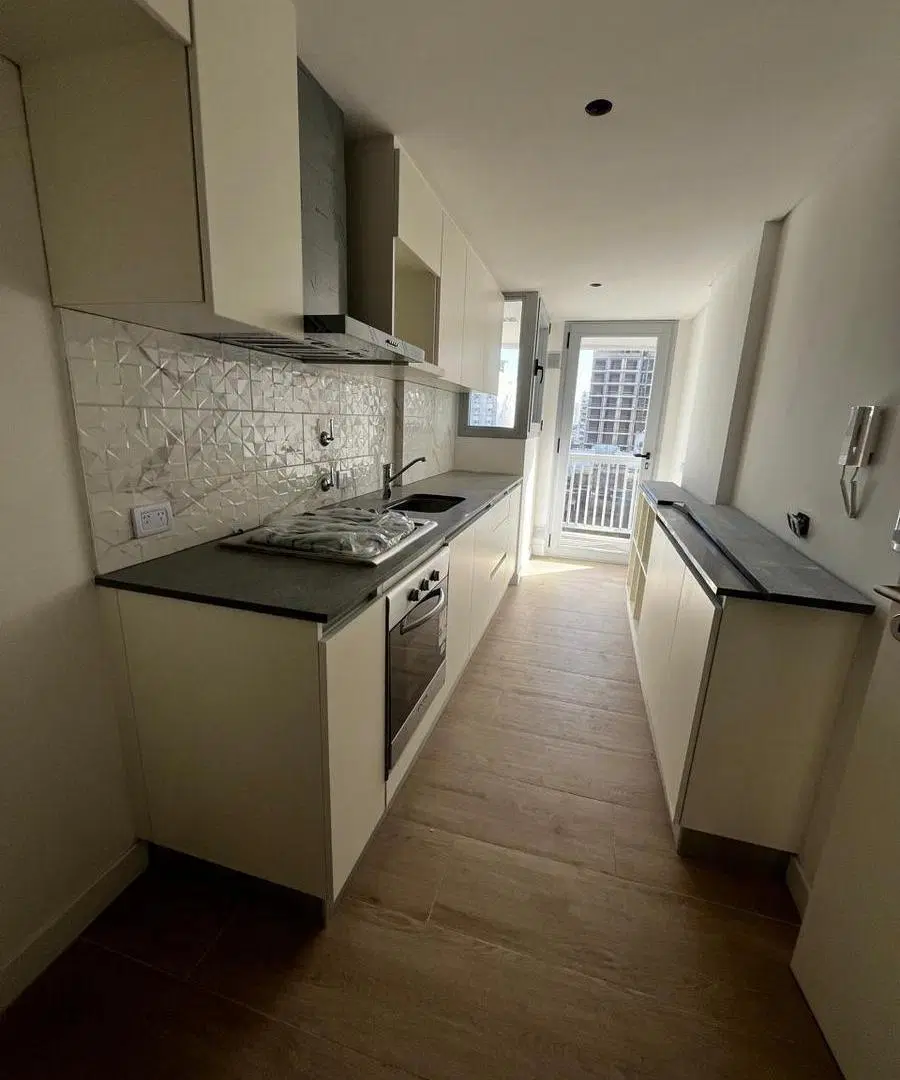 VENTA | 4 Ambientes con Amplio Balcón Pasante al frente - San Cristóbal 4