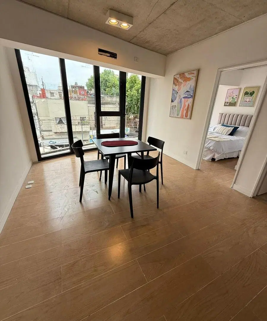 Venta | Departamento de 2 Ambientes con balcón vista al Frente en San Cristóbal 5