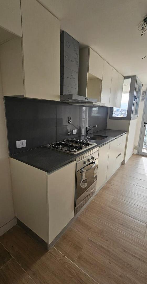 Foto de VENTA | 4 Ambientes con Amplio Balcón Pasante - San Cristóbal, imagen 2