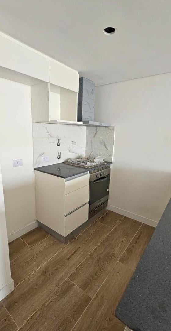 Foto de VENTA | 3 Ambientes con Amplio Balcón Pasante - San Cristóbal, imagen 2