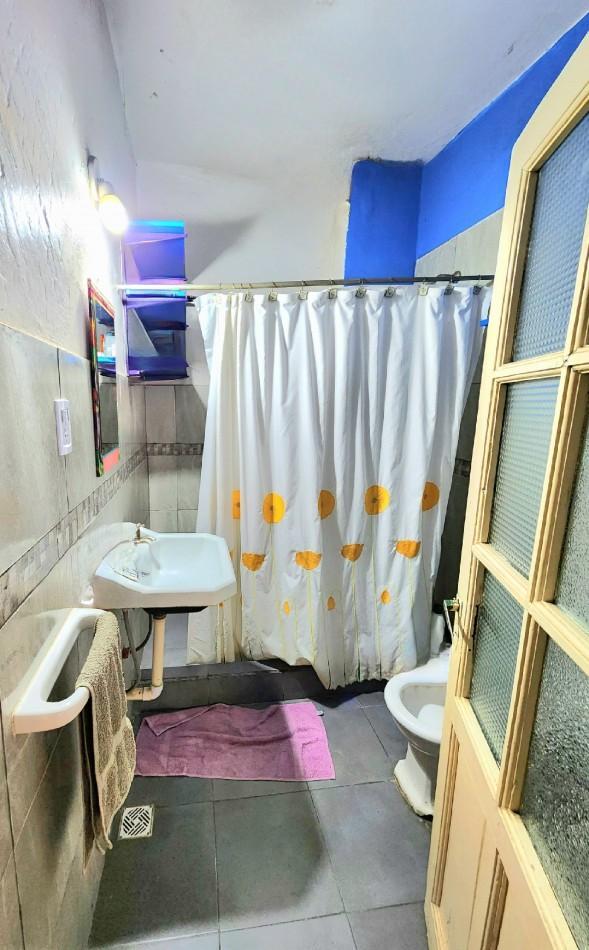 Esquina 25 de Mayo y Bolivia - Dos Casas + 1 Depto. en Venta 4
