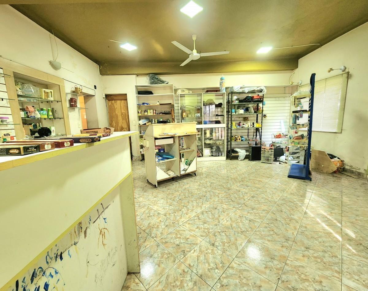 Viamonte 2350 Esquina C/ Casa de 3d + Dos Locales Comerciales 5